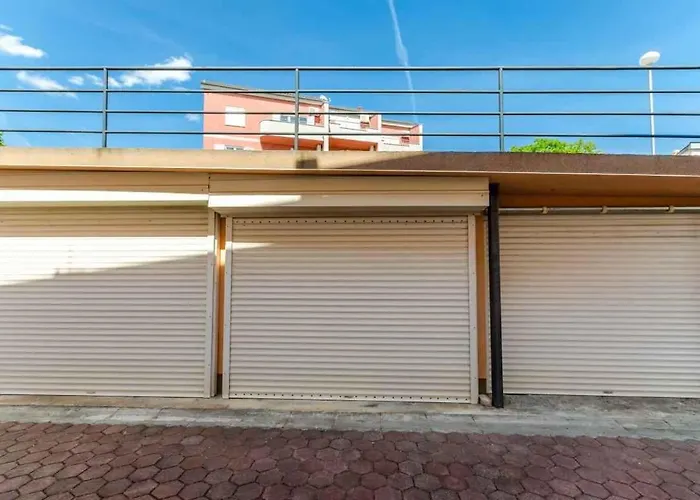 Apartament In 39220