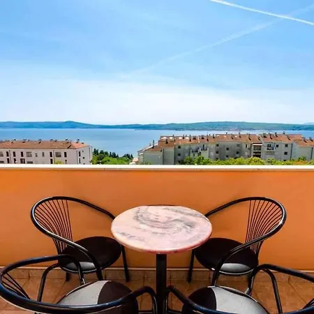 In 39220 * Crikvenica